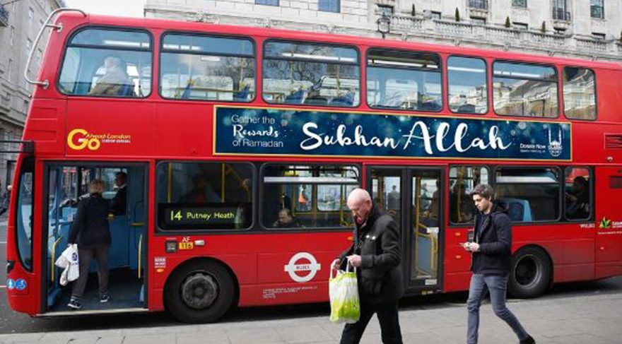 İngiltere'de otobüslere 'Sübhan Allah' ilanları