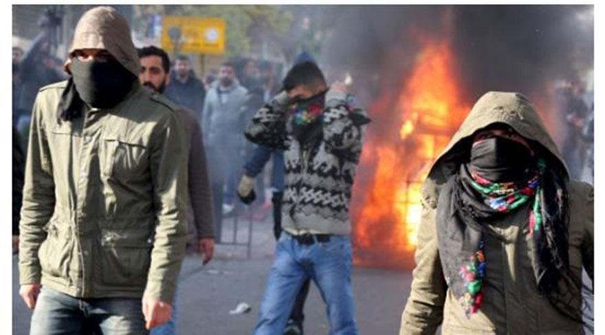 ABD merkezli internet sitesi Business Insider’in haberin Türkiye ile ilgili bölümünü Gezi olaylarından bir görüntüyle açıklaması dikkat çekti. 