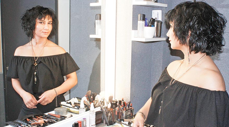 Makyöz Selin Öz, kusursuz makyaj tüyolarını ve kariyeriyle ilgili ilginç detayları ŞIK okuyucularıyla paylaştı...