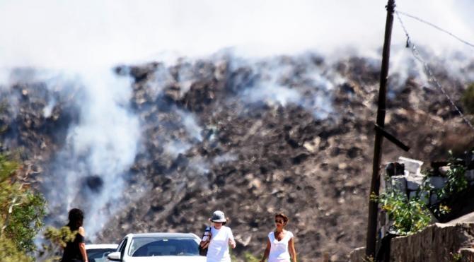 CHP&#39;li vekillere yanan çöplük alanında tepki