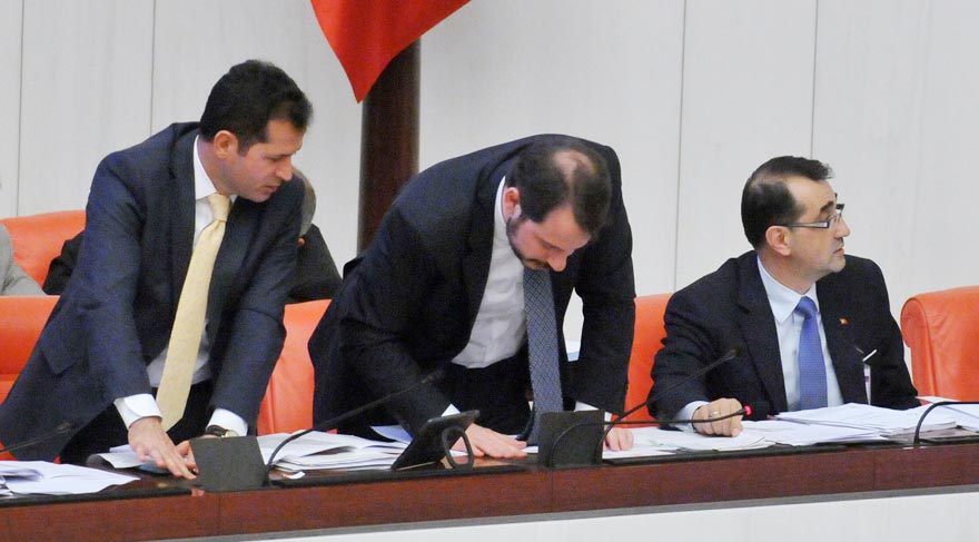 Bakan Berat Albayrak'ın zor anları!