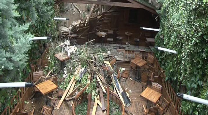 Kadıköy'de tarihi binanın duvarı çay bahçesinde oturan insanların üzerine yıkıldı: 3 yaralı