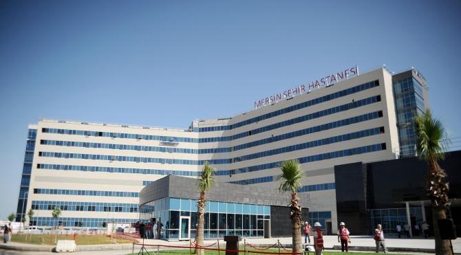 Kalkınma Bakanı Elvan, Türkiye&#39;nin ilk &#39;Şehir Hastanesi&#39; inşaatını inceledi