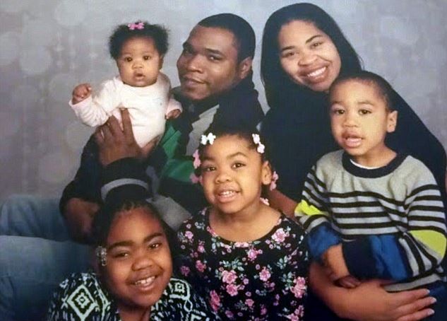 Ailenin dört çocuğu bulunuyor. (Foto: Facebook)