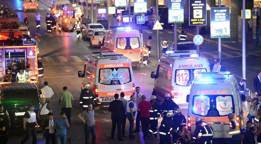 Son dakika haberi: İstanbul Atatürk Havalimanı'nda canlı bomba saldırısı 36 ölü 100'den fazla yaralı