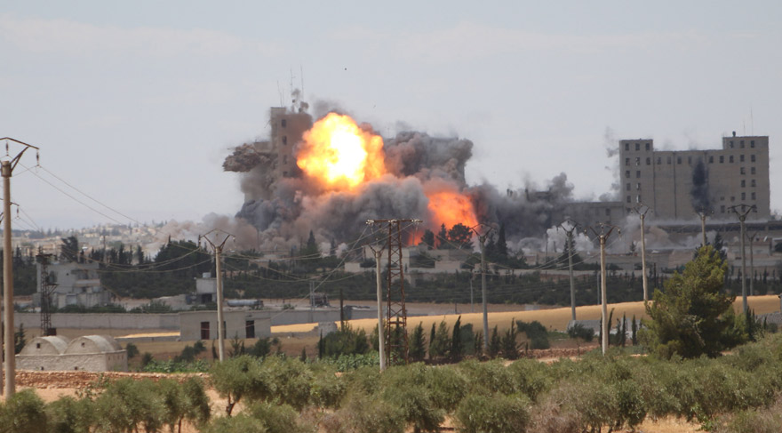 IŞİD Menbic'te taaruza geçti