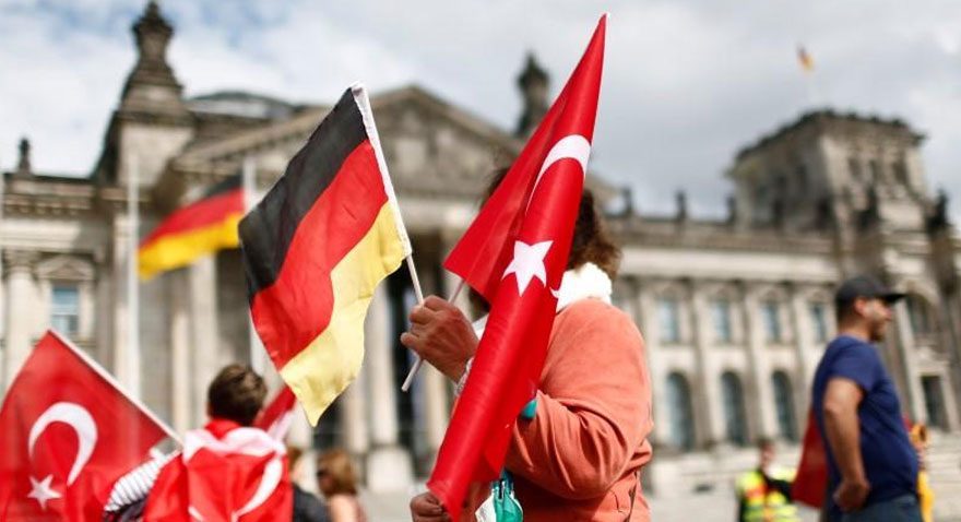 Köln'de 'Darbeye Karşı Demokrasi Mitingi'nde güvenlik endişesi