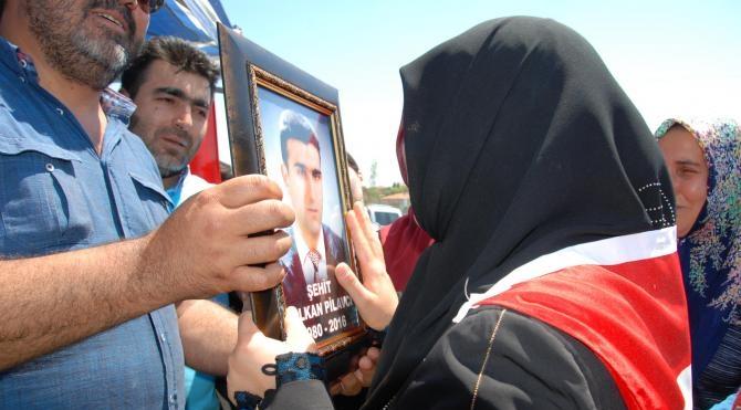 Darbe protestosunda ölen Volkan Pilavcı toprağa verildi