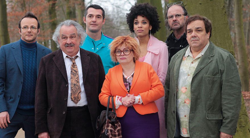 yaşanan olayların ardından Fransa'nın en kötü öğretmenleri, gizli bir görev için soluğu denizin öbür tarafında, İngiltere'de alır.