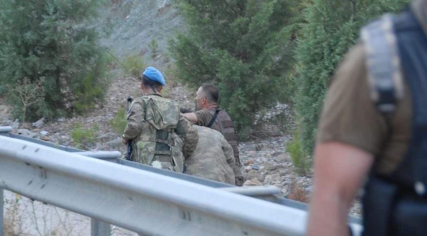 Erdoğan'a suikast düzenlemeye giden askerler teslim olup olmamayı tartışmışlar