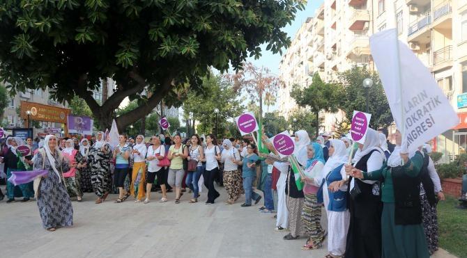 HDP&#39;li kadınlardan demokrasi nöbeti