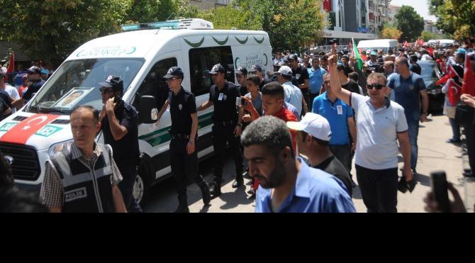 Ankara Gölbaşı&#39;nda şehit olan polis, gözyaşlarıyla uğurlandı