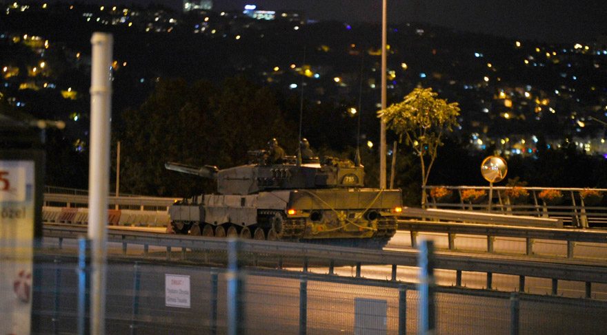 En büyük darbeyi Türkiye ekonomisi yedi