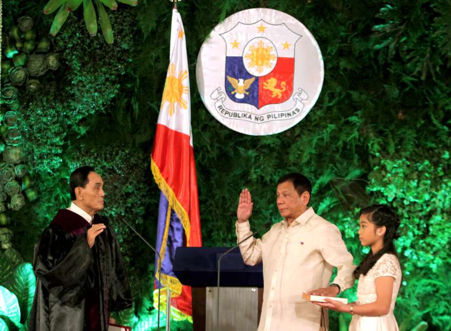 Duterte salı günü yemin ederek göreve başladı. (Foto: Reuters)