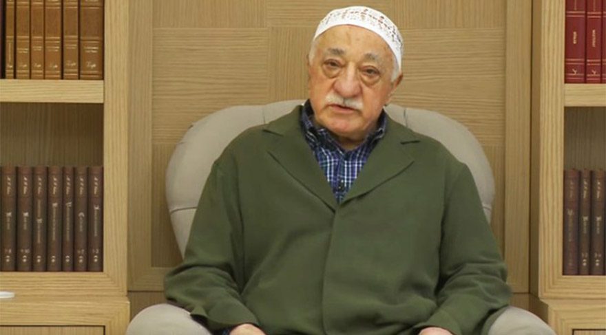 Fethullah Gülen 15 Temmuz'un sinyalini haki kıyafetiyle mi verdi?