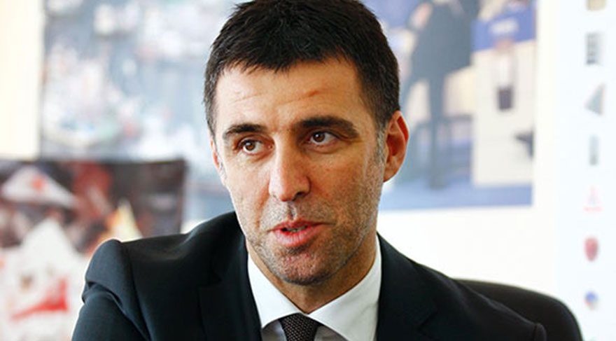 Hakan Şükür'den geç gelen mesaj: Kendi halkına kurşun sıkanlar haindir