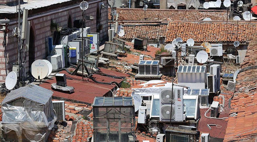 10 yıl sürecek Kapalıçarşı'nın restorasyonu çatıdan başladı