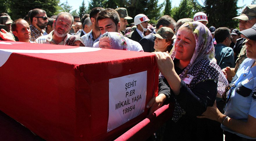 Şehit Mikail Yaşa Malatya'da gözyaşları içinde toprağa verildi.