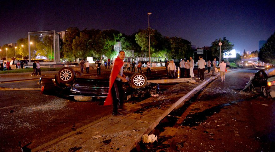 Kızılay'da tanklara tepki