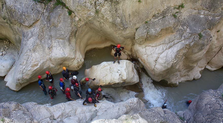 Günübirlik kanyonculuk deneyimi için Harmanköy Kanyonu çok uygun.