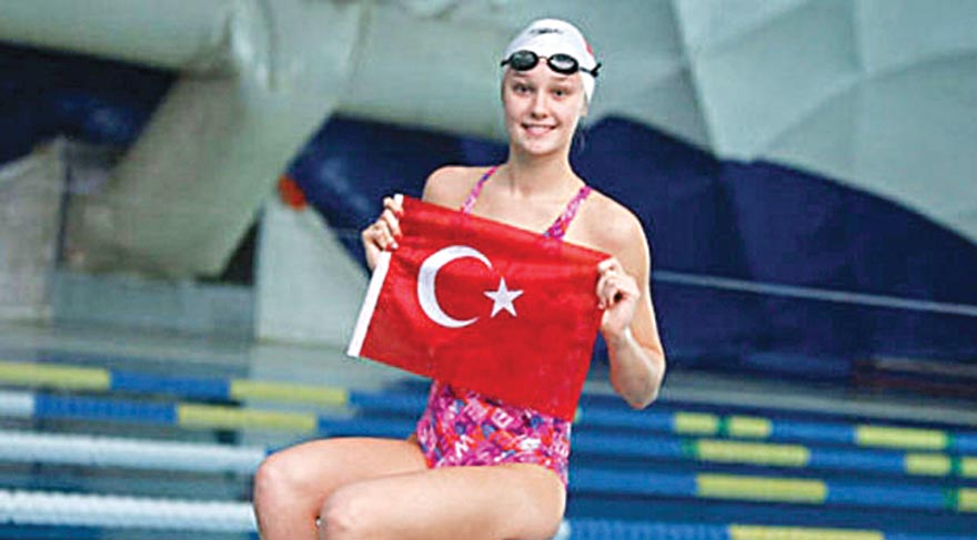 Viktoria Zeynep Güneş, yüzmede Türkiye’yi temsil eden isimlerden.