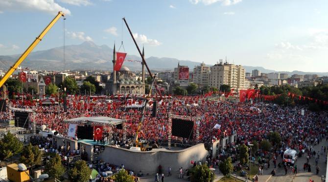 Kayseri Cumhuriyet Meydanı &#39;dam idam&#39; diye yankılandı