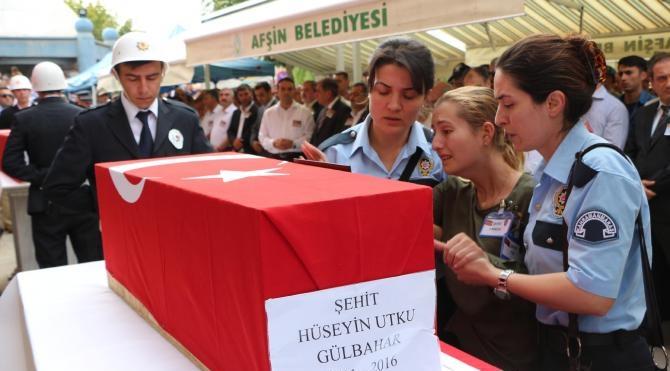 Diyarbakır şehidi polis ile oğlunun cenazesi Kahramanmaraş&#39;ta (2)