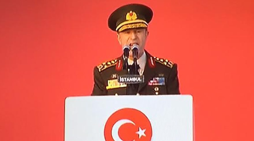 Mitingde Akar sürprizi