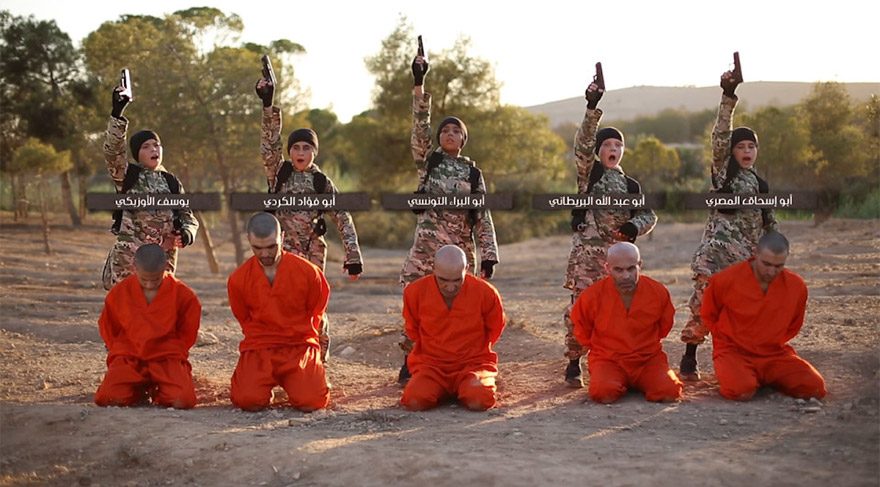 IŞİD kanlı videolarında ilk kez Batılı bir çocuğu kullandı!