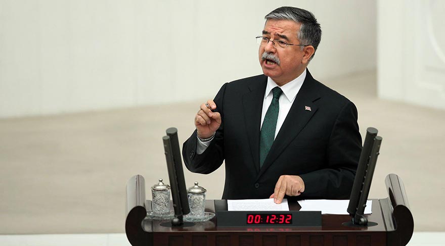 Milli Eğitim Bakanı'ndan açığa alınan öğretmenlerle ilgili flaş açıklama