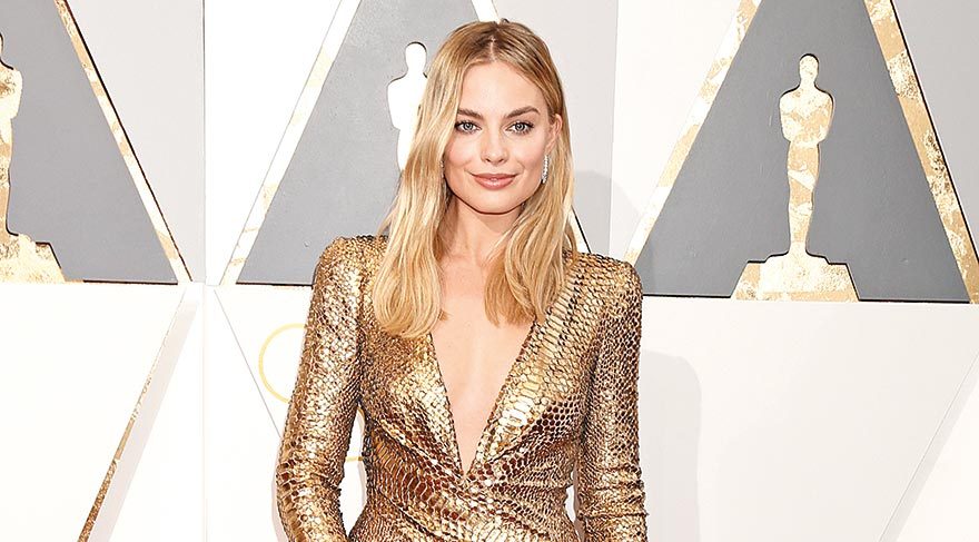 Margot-Robbie-shutterstock_384184987-dekupe