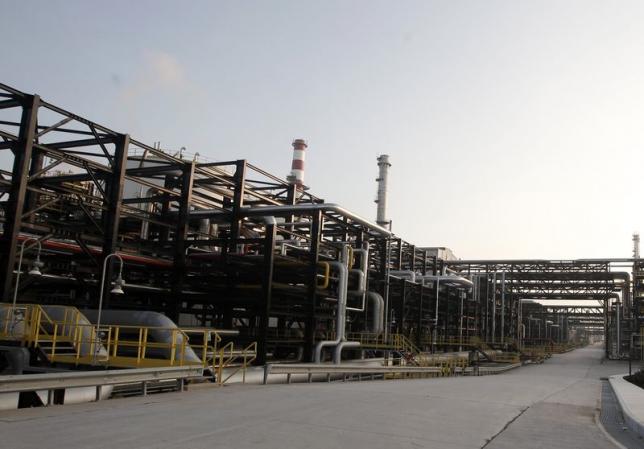 A general view shows the newly opened extension facility of an oil refinery near Istanbul December 15, 2014. REUTERS/Osman Orsal