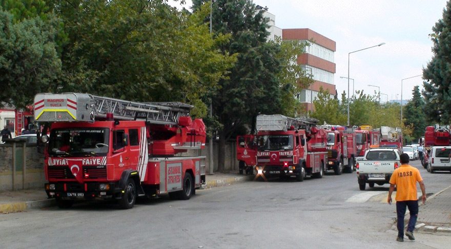 Tuzla'da korkutan yangın