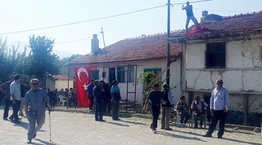 Ağrı’da 3 Eylül’de şehit olan Gökhan Şengül’ün (28) ailesi Afyon’da bu evde yaşıyor.