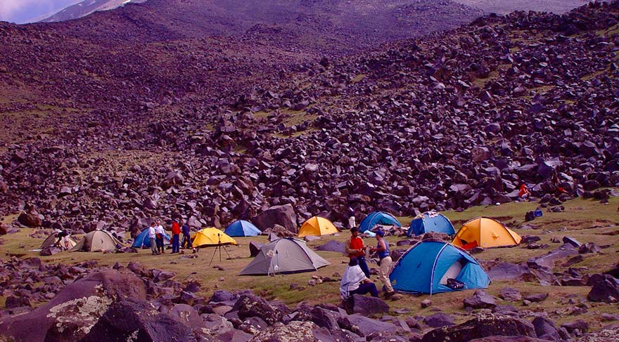 Ağrı Dağı’ndaki ana kampımız - 3350 m.