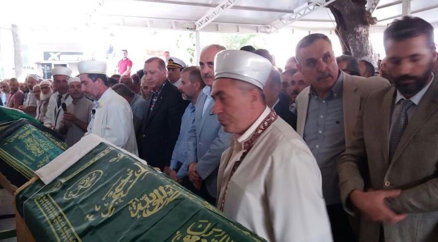 cumhurbaskani-da-cenazeye-katildi-880