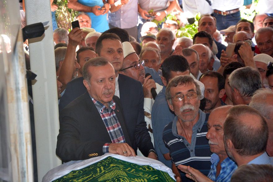 erdogan-da-cenazeye-katildi-ic