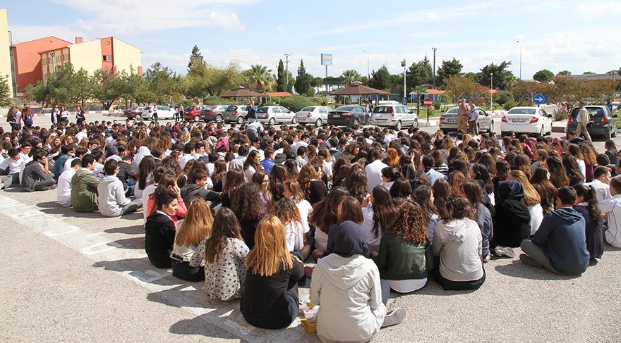Öğrencilerden proje okul protestosu