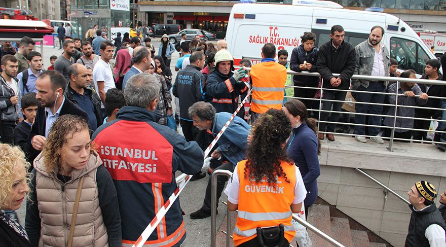 Taksim Metro istasyonunda intihar girişimi
