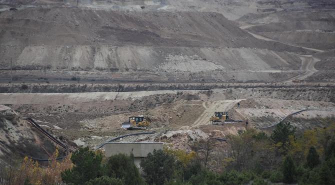 Köylüler siyanür baraj setinde çökme olduğunu iddia etti, şirket yalanladı