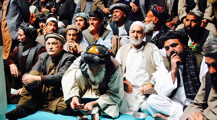 Bahislerin yasak olduğu Afganistan’da, bıldırcın dövüşlerinde büyük paralar dönüyor.