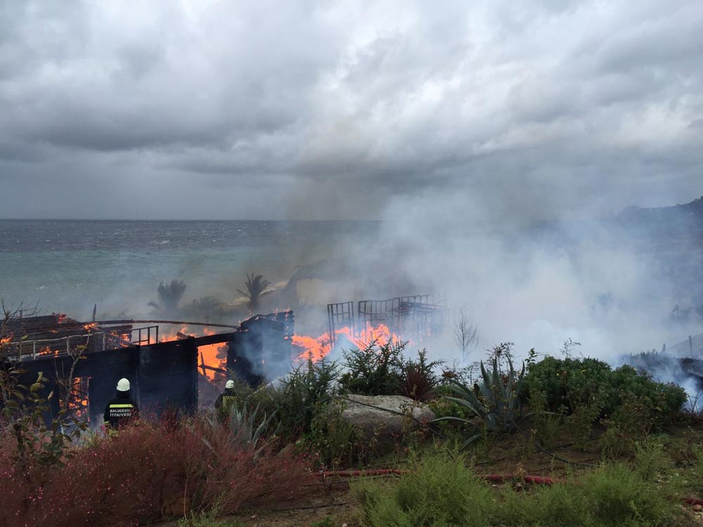 agaoglu-yangin-1000-2