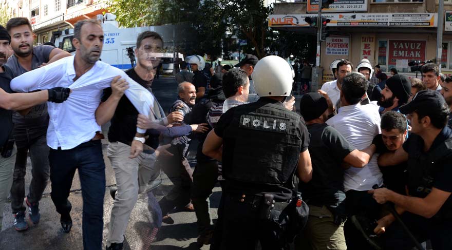Diyarbakır karıştı: Gözaltılar var