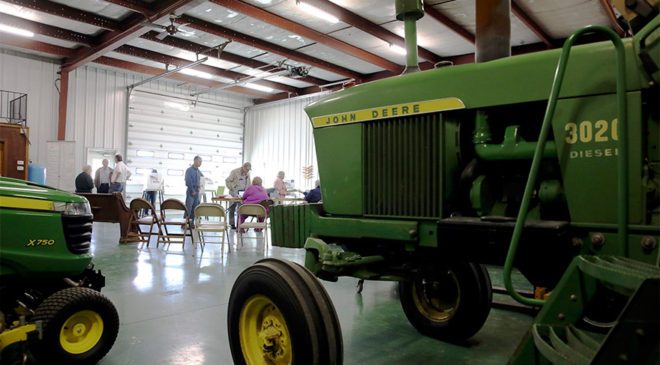 FOTO: RETUERS/ Iowa'da bir çiftlikte kurulan seçim merkezinde oy kullanılıyor.