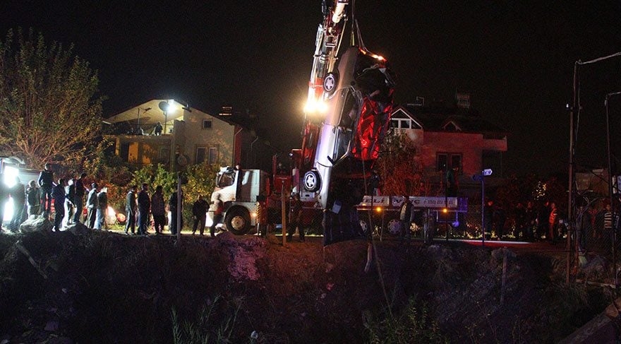 Muğla'da feci kaza 2 ölü 1 yaralı