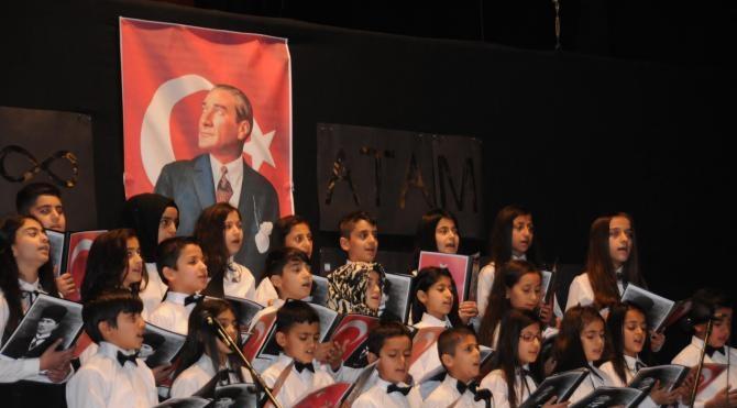 Hakkari&#39;de 10 Kasım Atatürk&#39;ü anma töreni