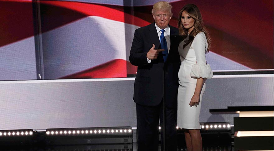 MELANİA TRUMP: ESKİ MODEL, YENİ FIRST LADY... Donald Trump’ın eşi Melania Trump seçimin diğer kazananı oldu. Eski bir model olan 46 yaşındaki Melania, mücevher tasarlıyor.