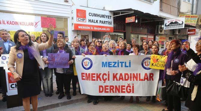 CHP&#39;li kadınlar, kadına şiddet ve tevacüzleri protesto etti