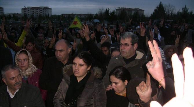 HDP&#39;li Dilek Öcalan için mahkemeye &#39;zorla getirme&#39; kararı