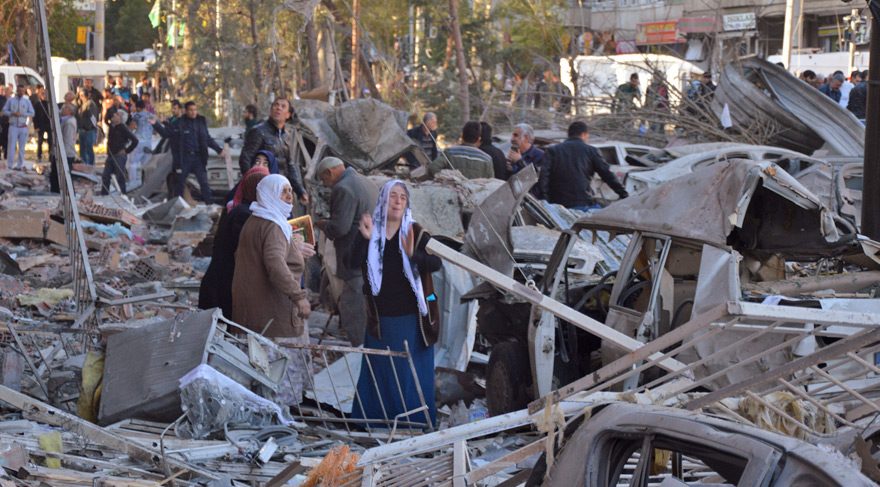Diyarbakır'da meydana gelen patlamadan görüntüler
